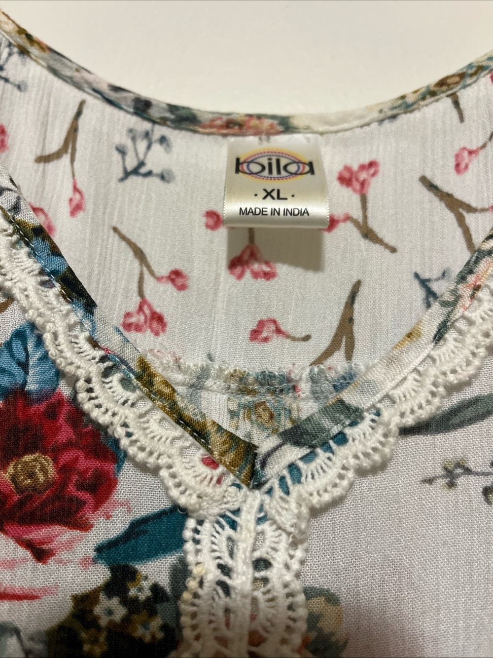 Bila White Floral Lace-Trim Tank with Ruffle Hem - Picture 2 of 5